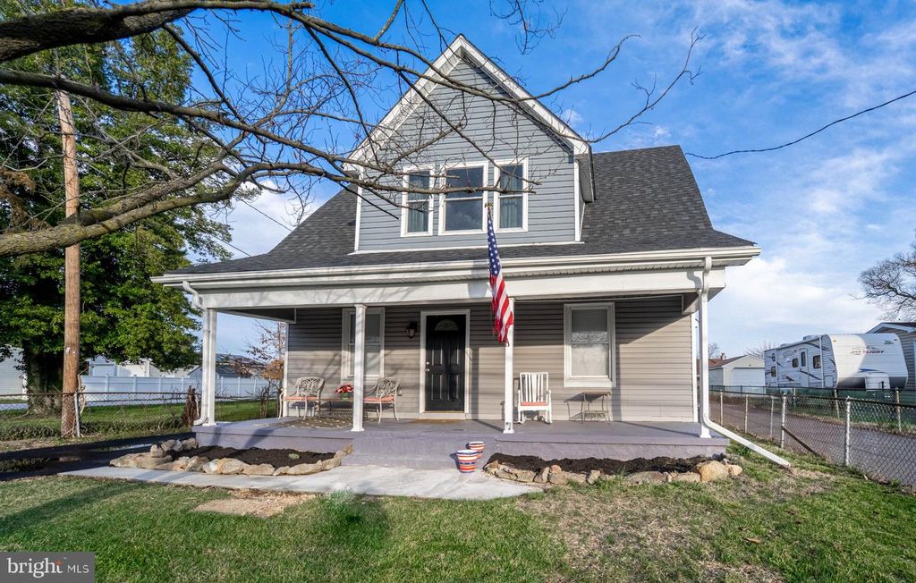 8033 EDGEWATER AVE, Rosedale, MD 21237