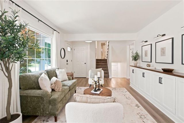 10308 Oakmont Street, Lenexa, KS 66215