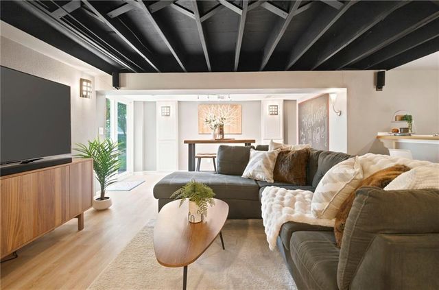 10308 Oakmont Street, Lenexa, KS 66215