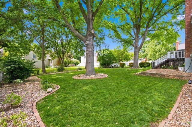 10308 Oakmont Street, Lenexa, KS 66215
