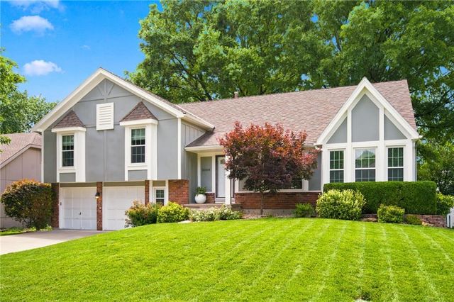 10308 Oakmont Street, Lenexa, KS 66215