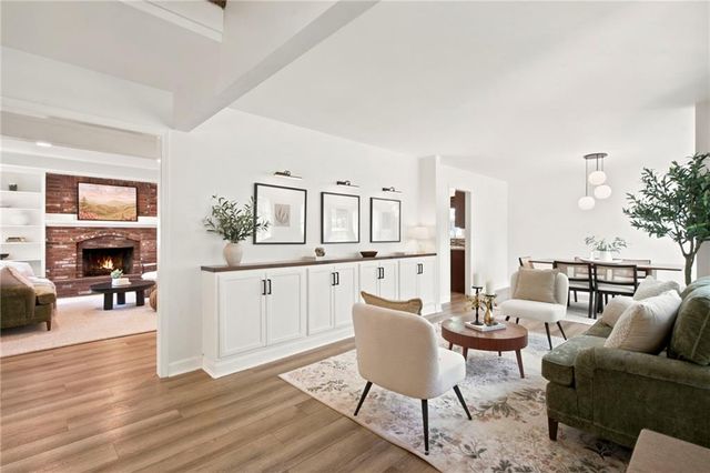 10308 Oakmont Street, Lenexa, KS 66215