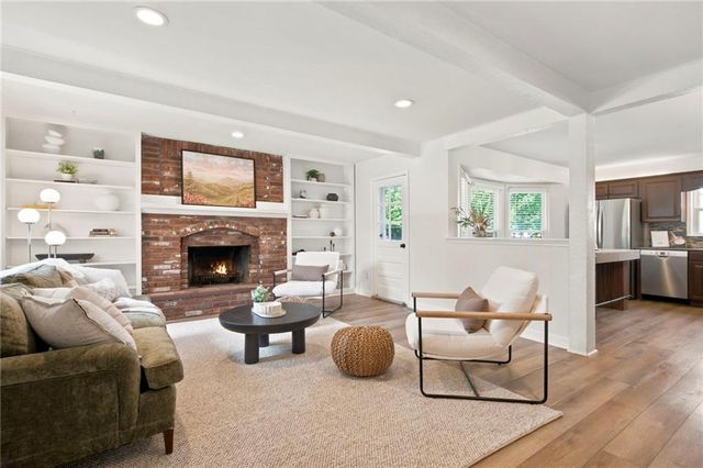 10308 Oakmont Street, Lenexa, KS 66215