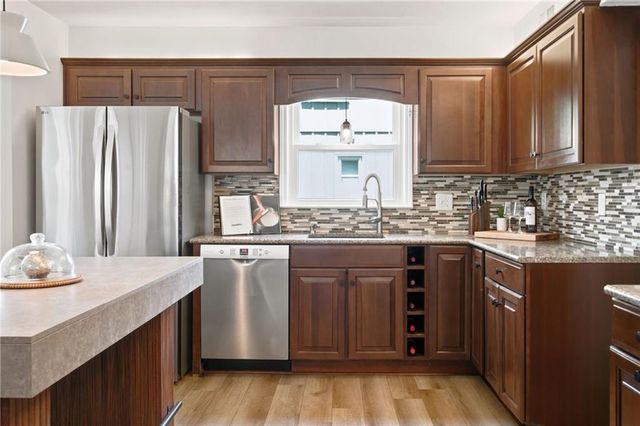 10308 Oakmont Street, Lenexa, KS 66215