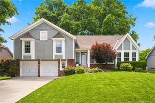 10308 Oakmont Street, Lenexa, KS 66215