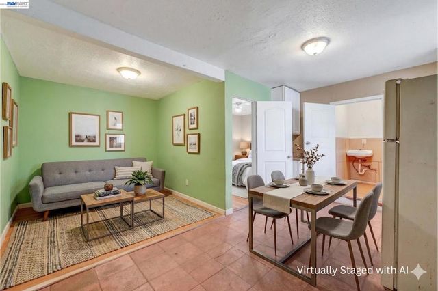 1061 71st Ave, Oakland, CA 94621