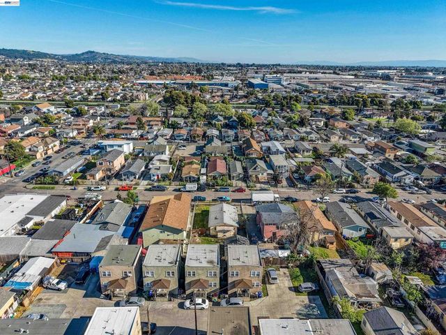 1061 71st Ave, Oakland, CA 94621