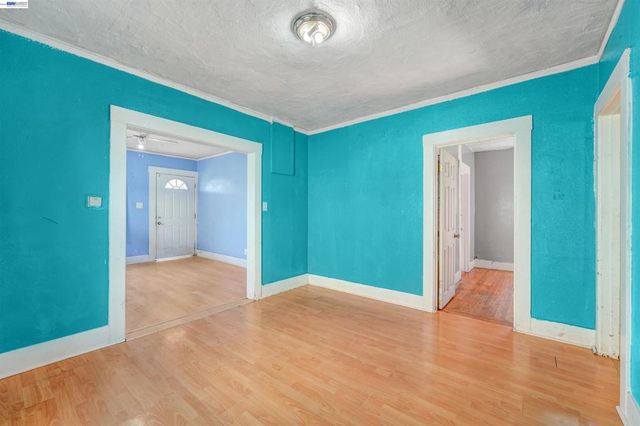 1061 71st Ave, Oakland, CA 94621