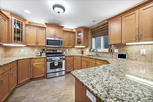 8751 Bridgewater Court, Crown Point, IN 46307