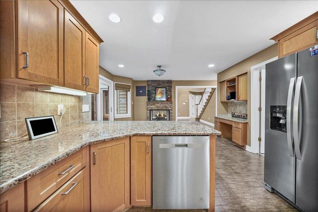 8751 Bridgewater Court, Crown Point, IN 46307