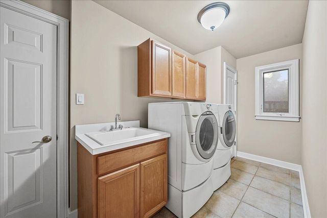 8751 Bridgewater Court, Crown Point, IN 46307