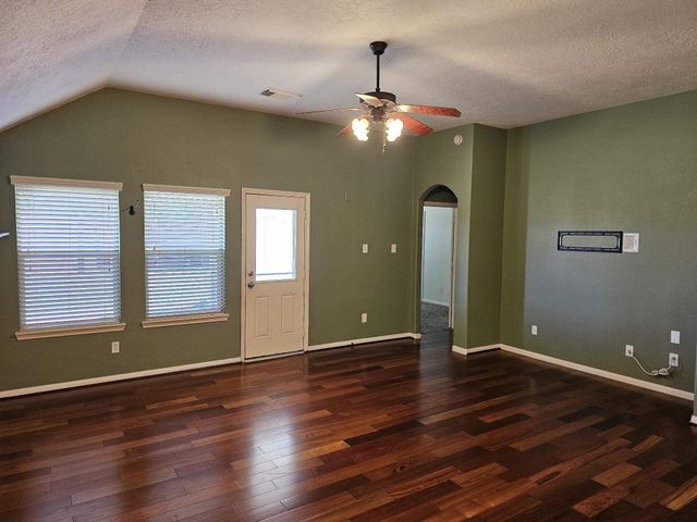 4407 Iron Creek Court, Fresno, TX 77545