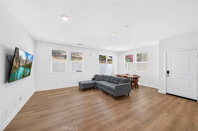 306 Vista Drive 103, La Habra, CA 90631