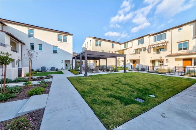 306 Vista Drive 103, La Habra, CA 90631