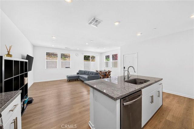 306 Vista Drive 103, La Habra, CA 90631