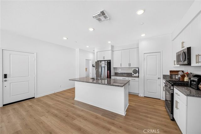 306 Vista Drive 103, La Habra, CA 90631