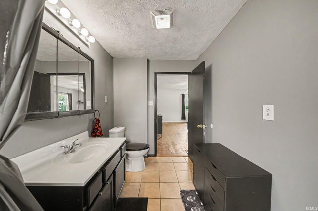 52275 Forestbrook Avenue, South Bend, IN 46637