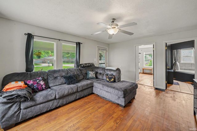 52275 Forestbrook Avenue, South Bend, IN 46637