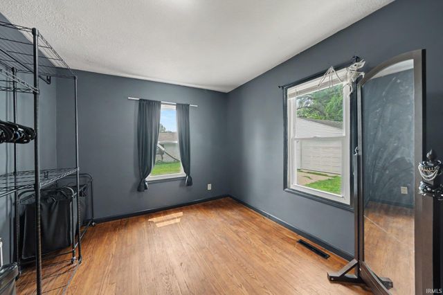 52275 Forestbrook Avenue, South Bend, IN 46637