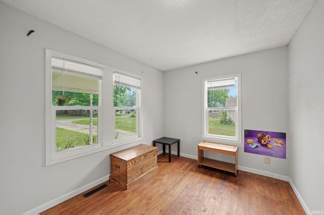 52275 Forestbrook Avenue, South Bend, IN 46637