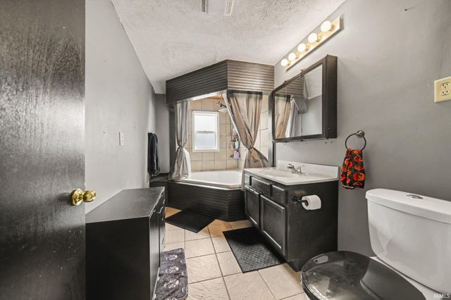 52275 Forestbrook Avenue, South Bend, IN 46637
