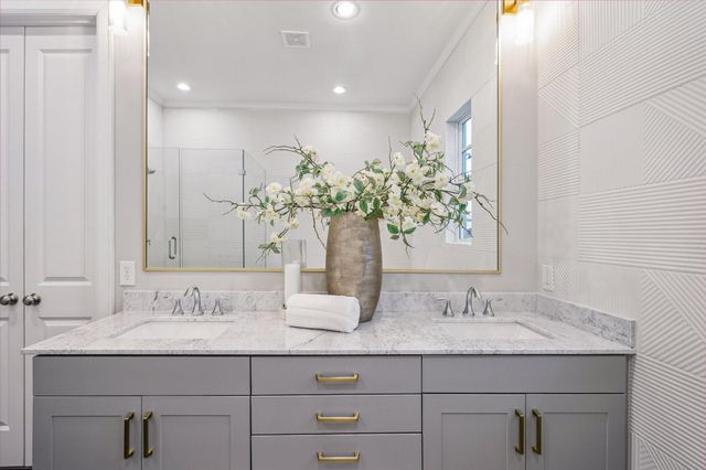 4032 Blossom Street, Houston, TX 77007