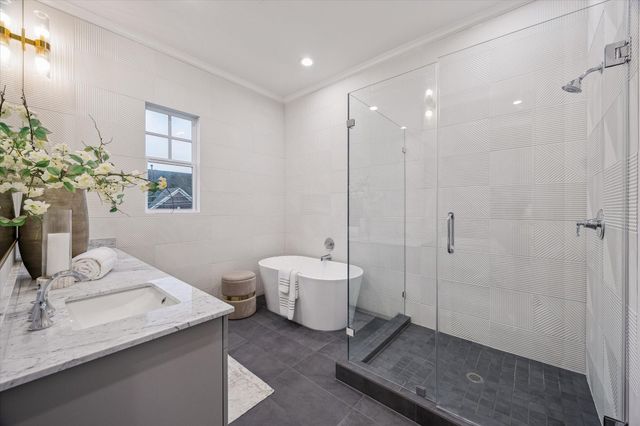 4032 Blossom Street, Houston, TX 77007