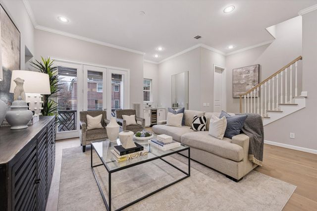 4032 Blossom Street, Houston, TX 77007