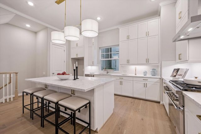 4032 Blossom Street, Houston, TX 77007