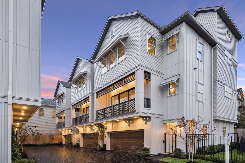 4032 Blossom Street, Houston, TX 77007