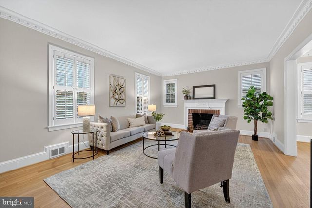 3293 WORTHINGTON ST NW, Washington, DC 20015