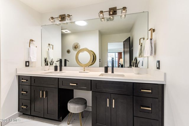 7906 E KIMSEY Lane, Scottsdale, AZ 85257