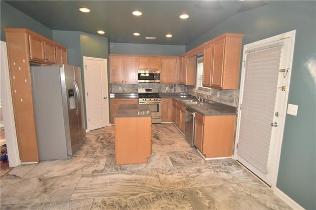 3288 Kessock Ridge Trail, Snellville, GA 30039