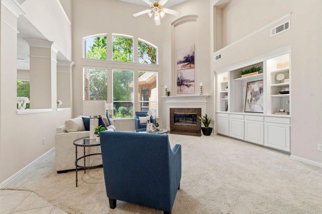 139 E Mirror Ridge Circle, The Woodlands, TX 77382