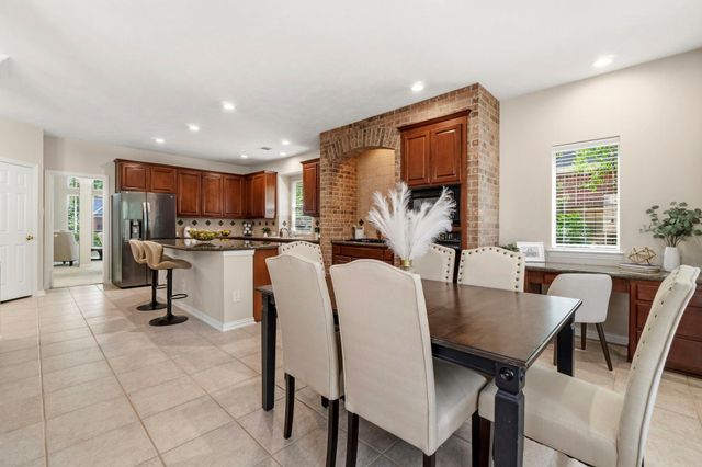 139 E Mirror Ridge Circle, The Woodlands, TX 77382