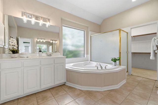 139 E Mirror Ridge Circle, The Woodlands, TX 77382