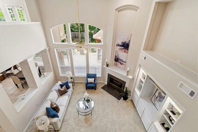 139 E Mirror Ridge Circle, The Woodlands, TX 77382