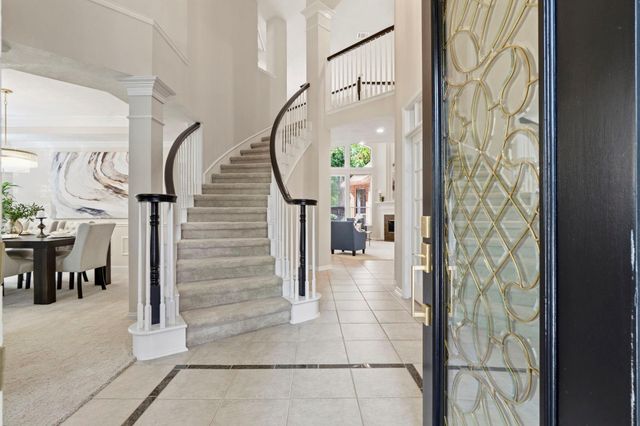139 E Mirror Ridge Circle, The Woodlands, TX 77382