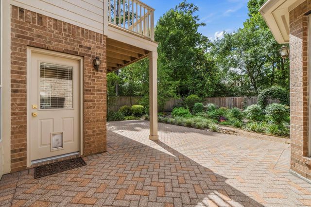 139 E Mirror Ridge Circle, The Woodlands, TX 77382