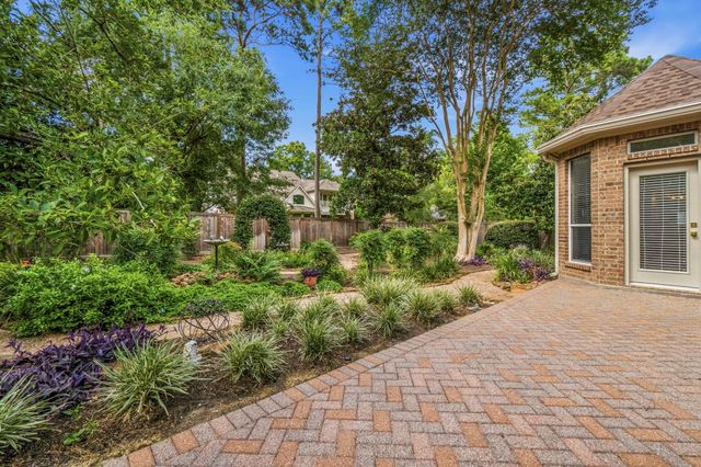 139 E Mirror Ridge Circle, The Woodlands, TX 77382