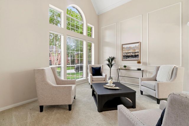139 E Mirror Ridge Circle, The Woodlands, TX 77382
