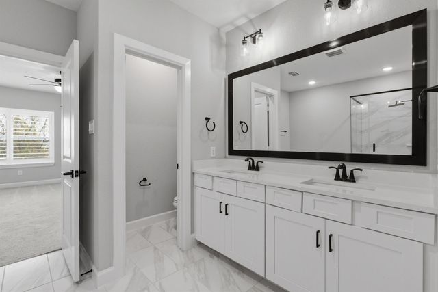 2151 Creekside Breeze Drive, Missouri City, TX 77459