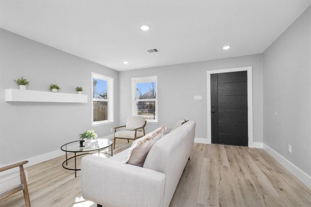 5733 Howell Street, Houston, TX 77032