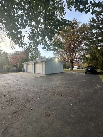 333 E Maitland Ln, Neshannock Twp, PA 16105