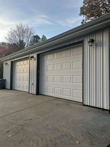 333 E Maitland Ln, Neshannock Twp, PA 16105