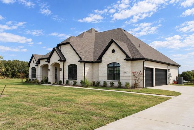 4009 Twin Hills Court, Joshua, TX 76058