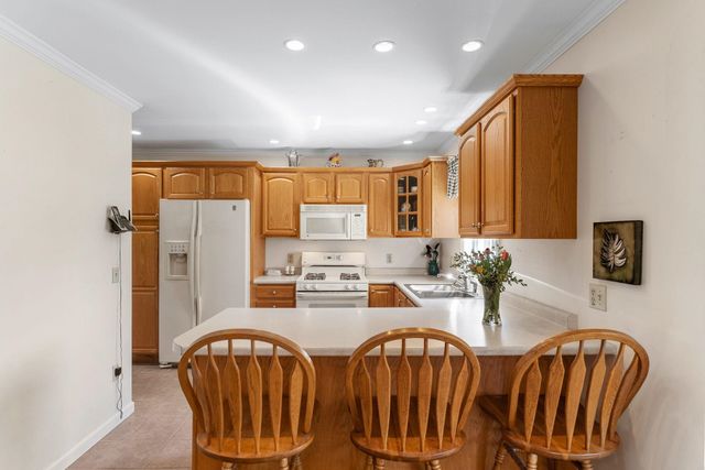99 James Avenue, Burlington, VT 05408