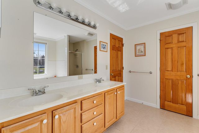 99 James Avenue, Burlington, VT 05408