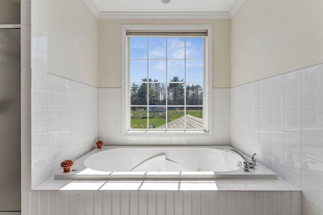 99 James Avenue, Burlington, VT 05408