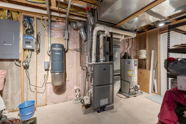 99 James Avenue, Burlington, VT 05408
